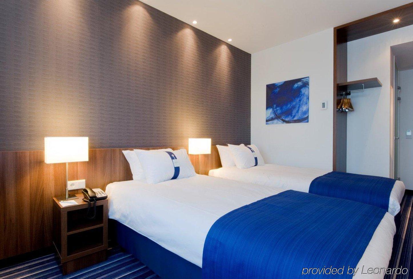 Holiday Inn Express Amsterdam - Schiphol, An Ihg Hotel Hoofddorp Room photo